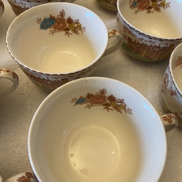 Beautiful Genuine English Castles China Set - Picture 8 of 10